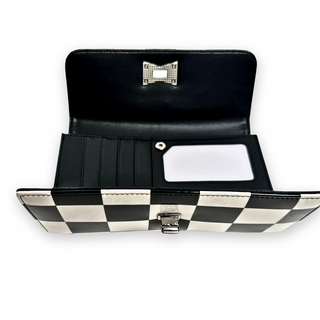 Cosmo Checkers Tri Fold Wallet clasp